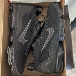 Nike Men's Black VaporMax Sneakers